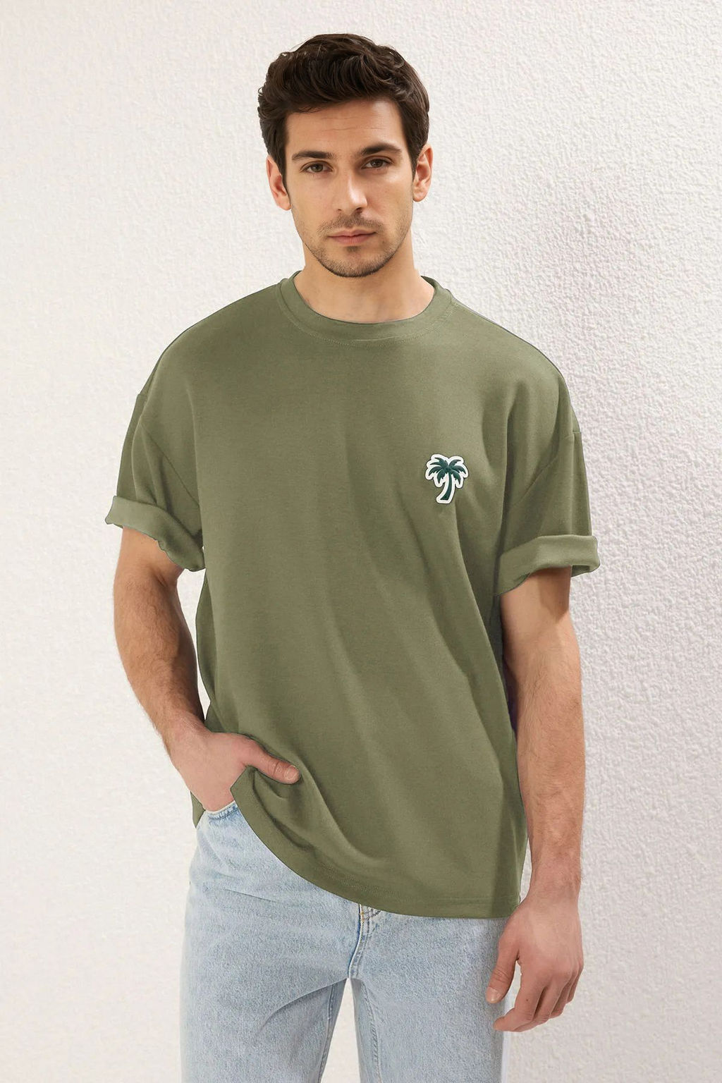TRENDYOL MAN Lacivert Unisex Oversize/Genis Kesim Palmiye Patchli Interlok T-Shirt TMNSS25TS00024 - Trendyolmilla фото 2