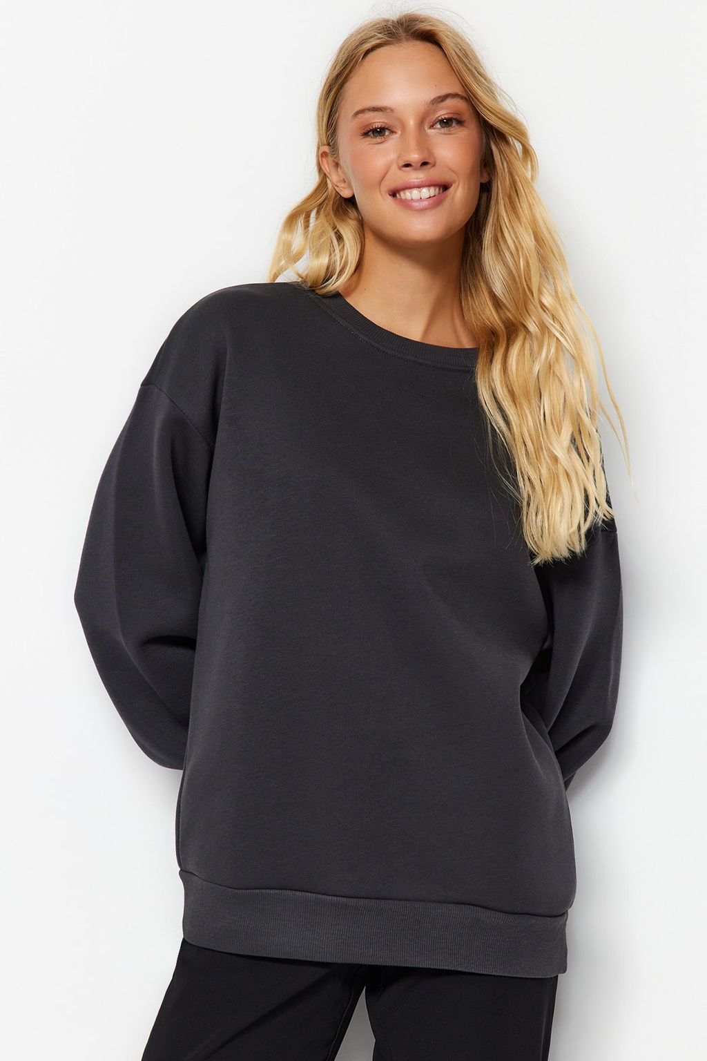 Antrasit Oversize/Rahat Kesim Basic Bisiklet Yaka Kal?n/Ici polarl? Orme Sweatshirt TWOAW24SW00102