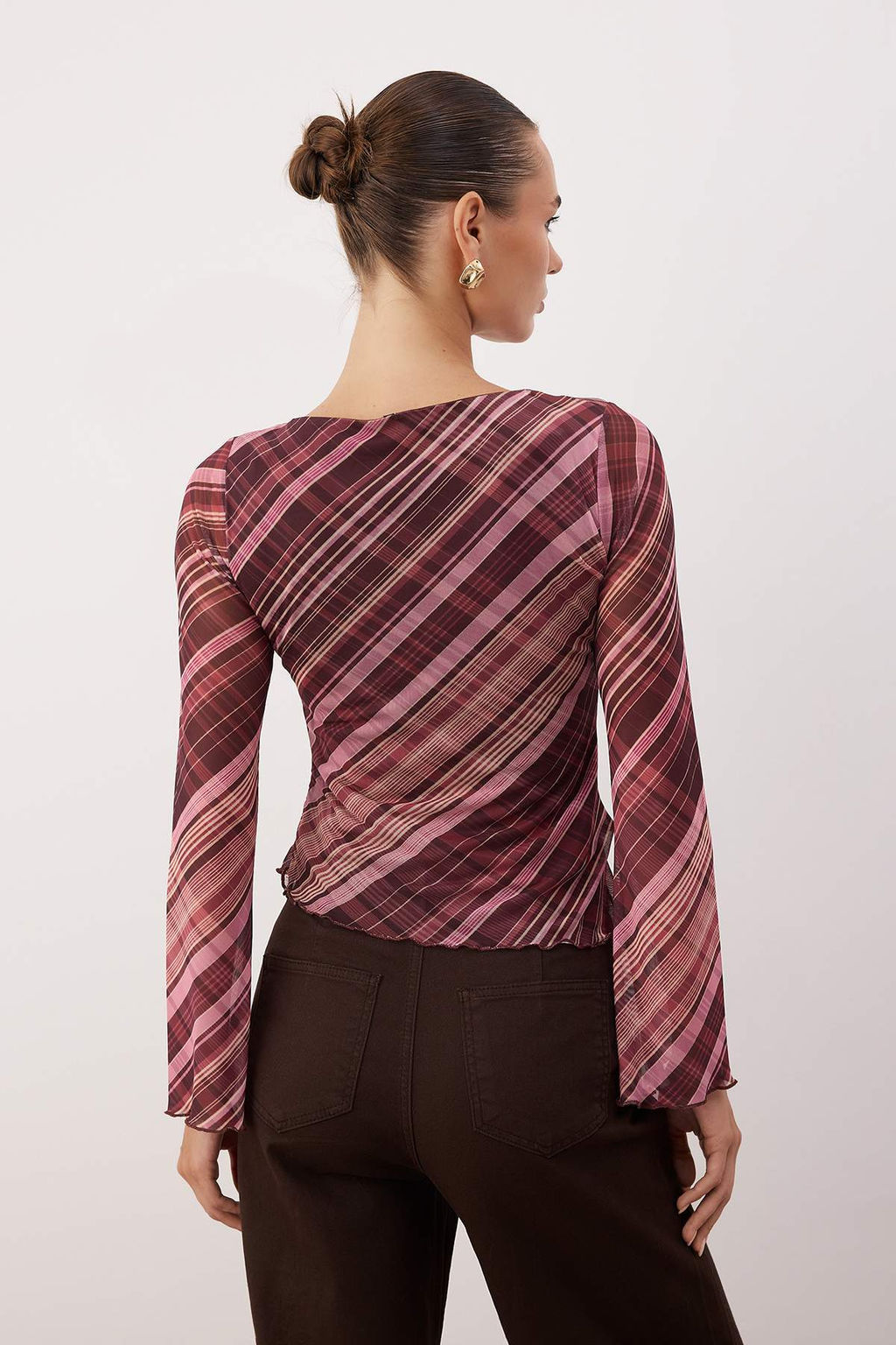 Puantiye Duz Kay?k Yaka Asimetrik Detayl? Vucuda Oturan Esnek Orme Tul Bluz TWOAW26BZ00128 - Trendyolmilla фото 20