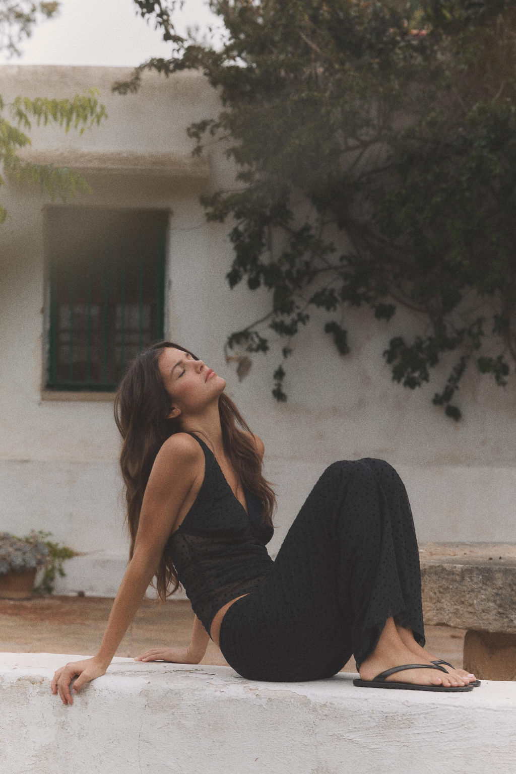 TOP HALTER PLUMETI / Negro