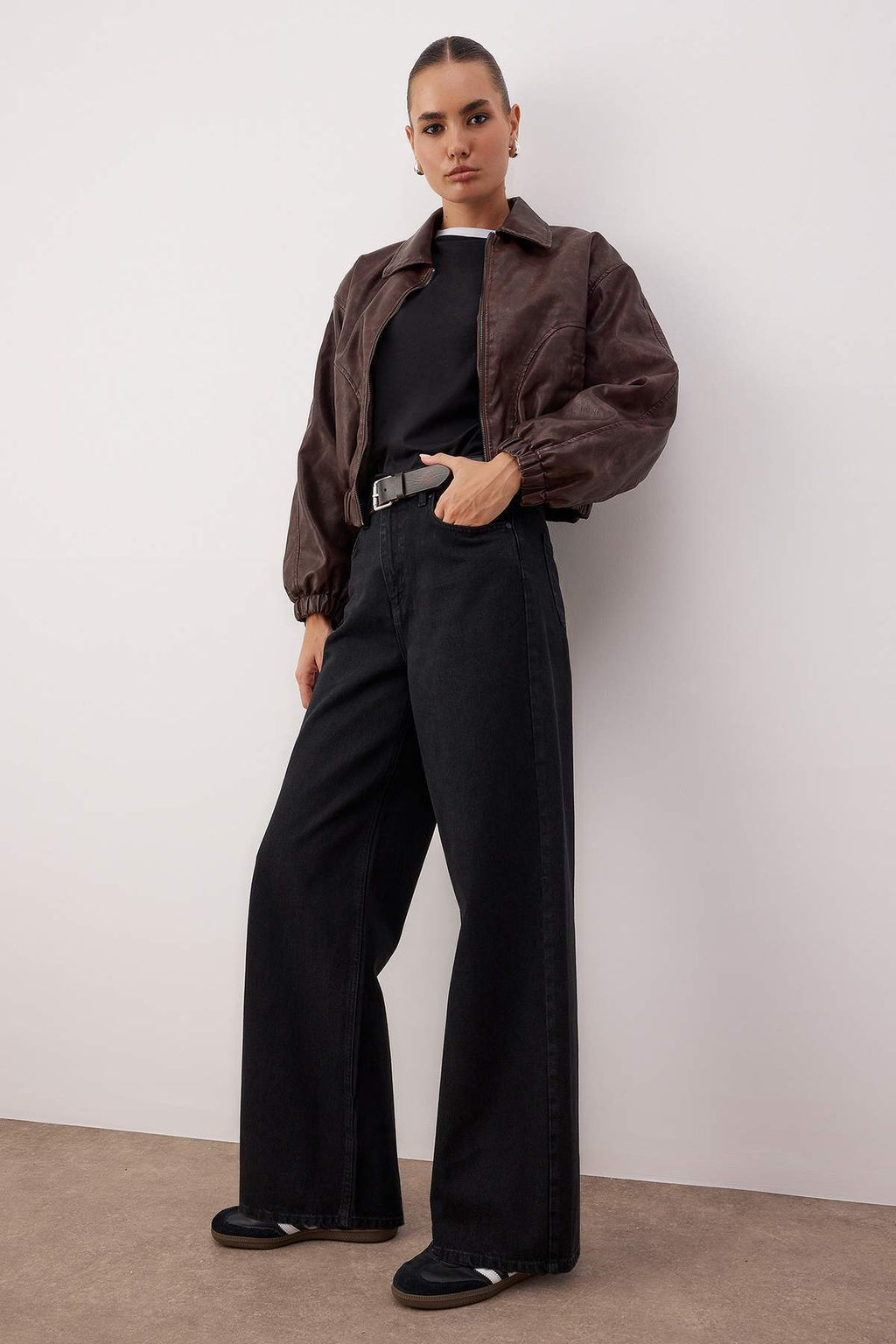 Siyah Beli Ayarl? Yuksek Bel Wide Leg/Genis Paca Jeans TWOAW26JE00265