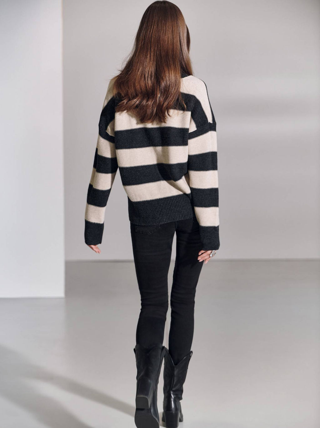 CONTE CON-671 Черные джинсы skinny с эффектом потертости и необработанным краем black - Conte elegant фото 2