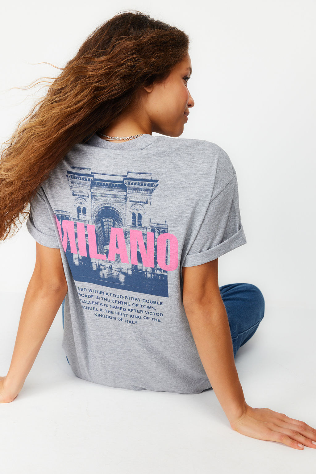 TRENDYOLMILLA Beyaz %100 Pamuk Bask?l? Oversize/Genis Kal?p Bisiklet Yaka Orme T-Shirt TWOSS24TS00066 фото 2