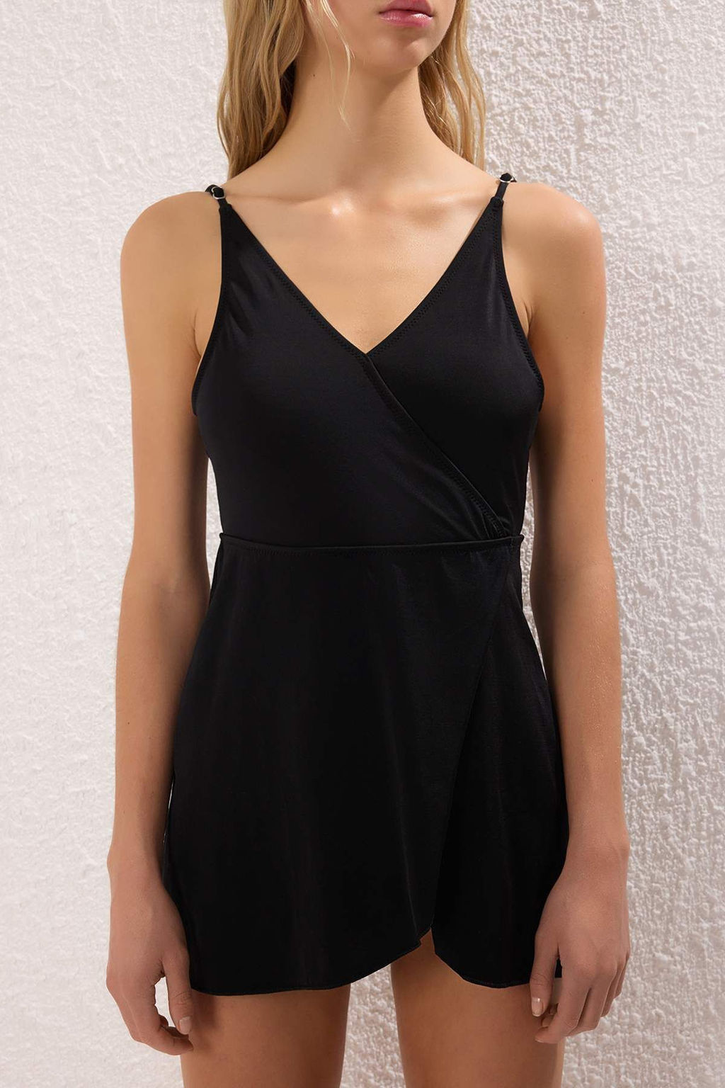 Trendyolmilla Siyah V Yaka Etek Mayo TBESS25MA00132  фото 3