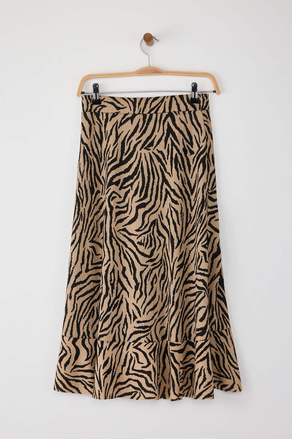 TRENDYOLMILLA K?rm?z? Bask?l? Buzgu Detayl? ve Volanl? Yuksek Bel Esnek Etek TWOSS21ET0029 фото 57