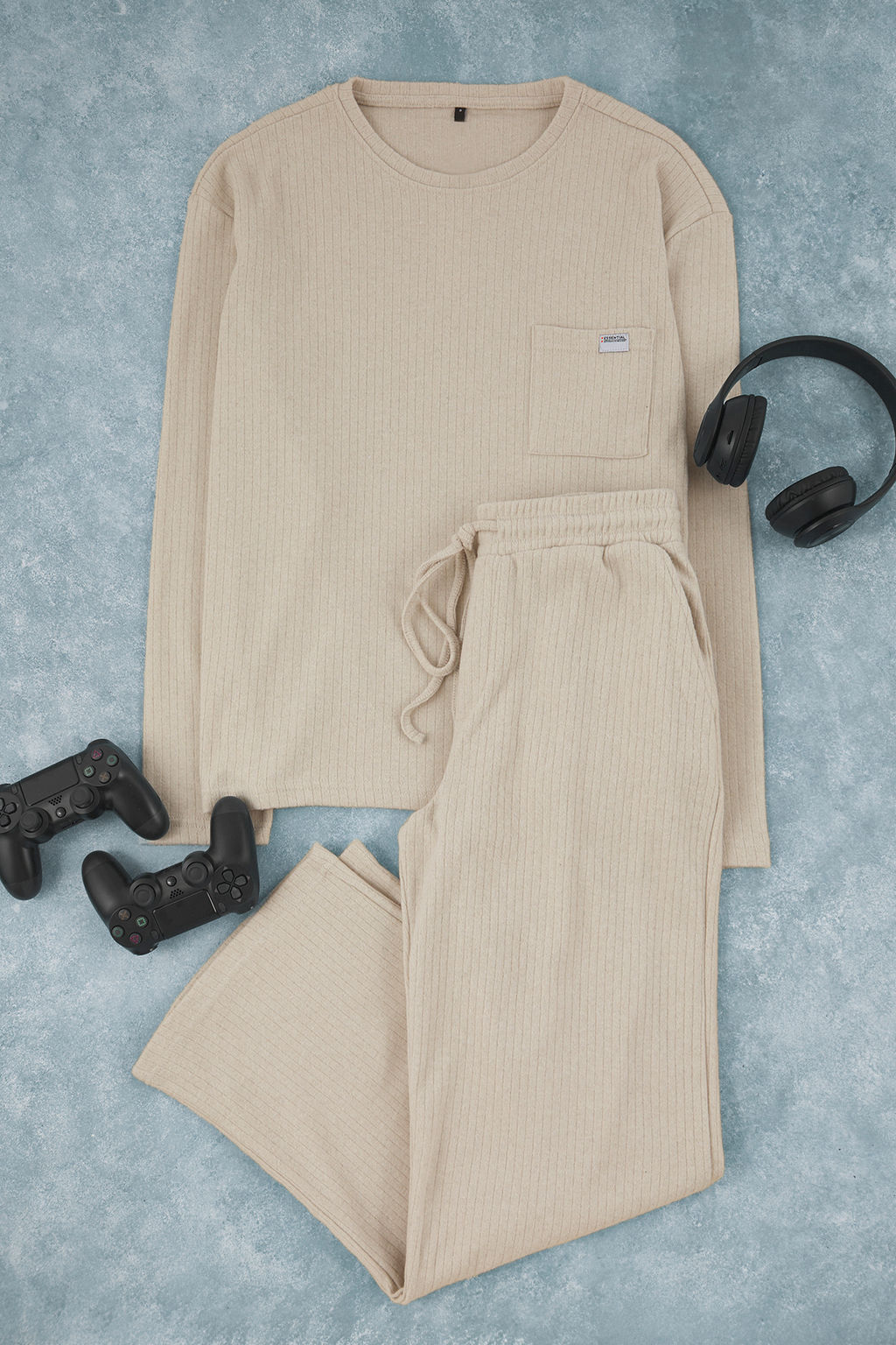 Bej Regular Fit Cepli Etiket Detayl? Yumusak Tuseli Orme Pijama Tak?m? TMNAW26PT00000
