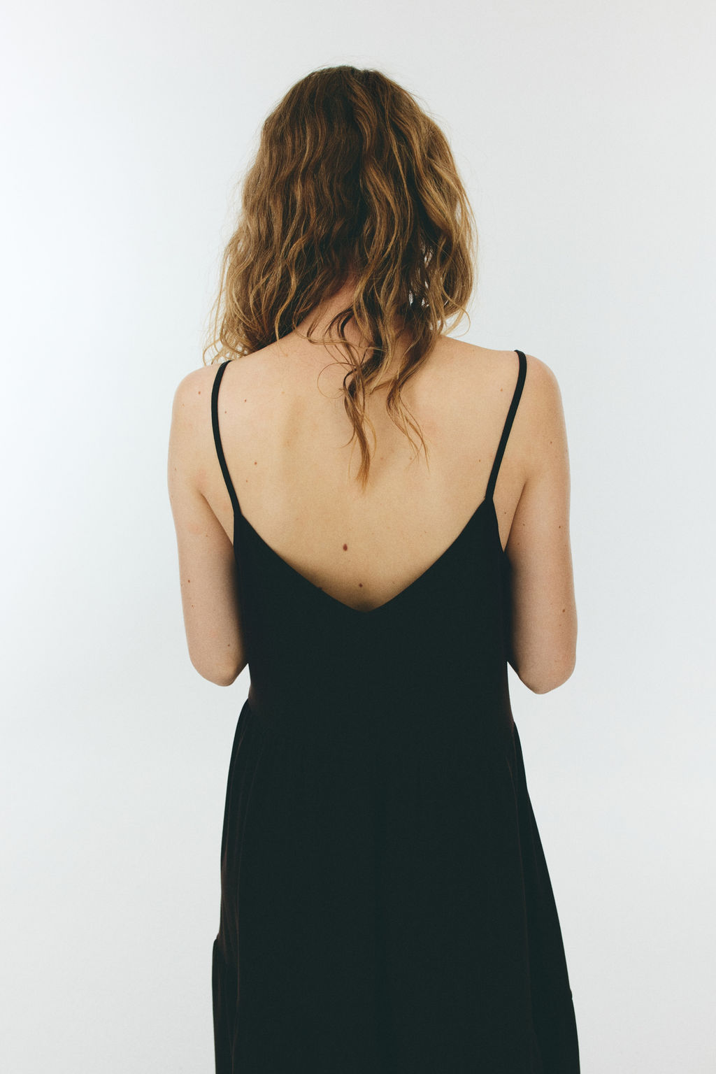 Vestido escalonado con tirantes espagueti - H&m фото 6