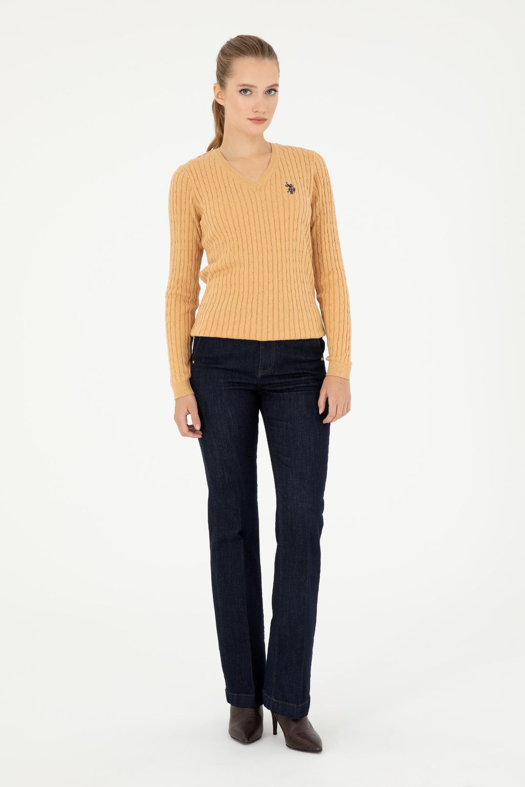 Женский базовый свитер светло-коричневого цвета с v-образным вырезом Неожиданная скидка в корзине - U.s. polo assn фото 4