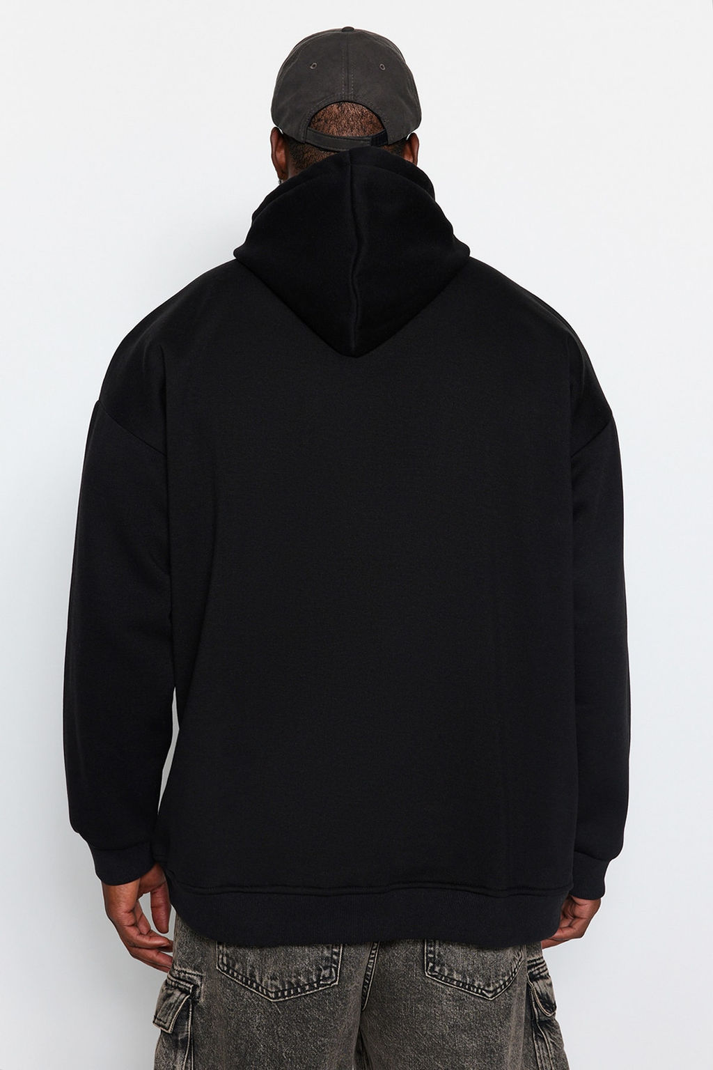 TRENDYOL MAN Antrasit Buyuk Beden Oversize Basic Rahat Kapusonlu Etiketli Ici Polarl? Sweatshirt TMNAW24AO00000 - Trendyolmilla фото 22