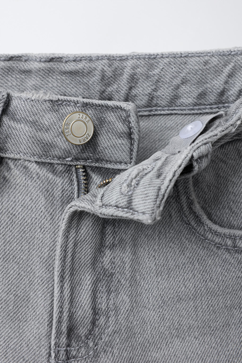 WIDE-LEG JEANS WITH ANIMAL PRINT STAR PATCHES - Zara фото 3