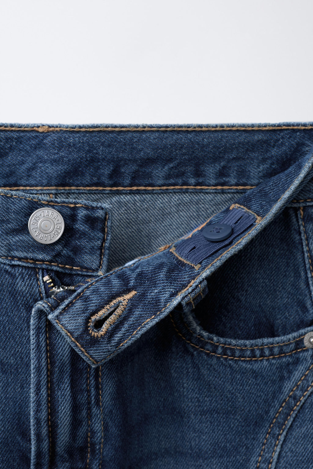 EMBROIDERED POCKET BARREL JEANS - Zara фото 3