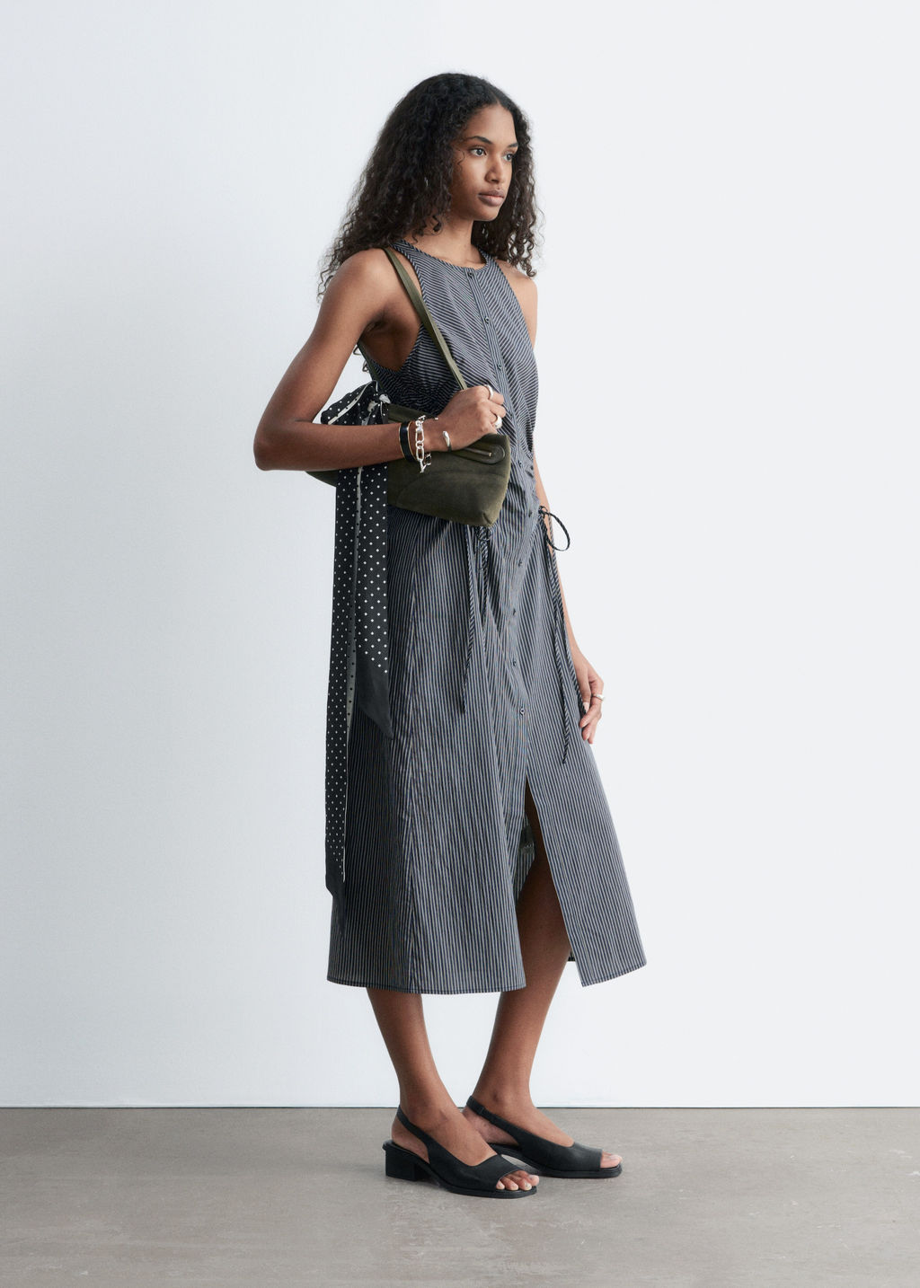 Vestido midi sin mangas con cord?n de ajuste - H&m фото 3