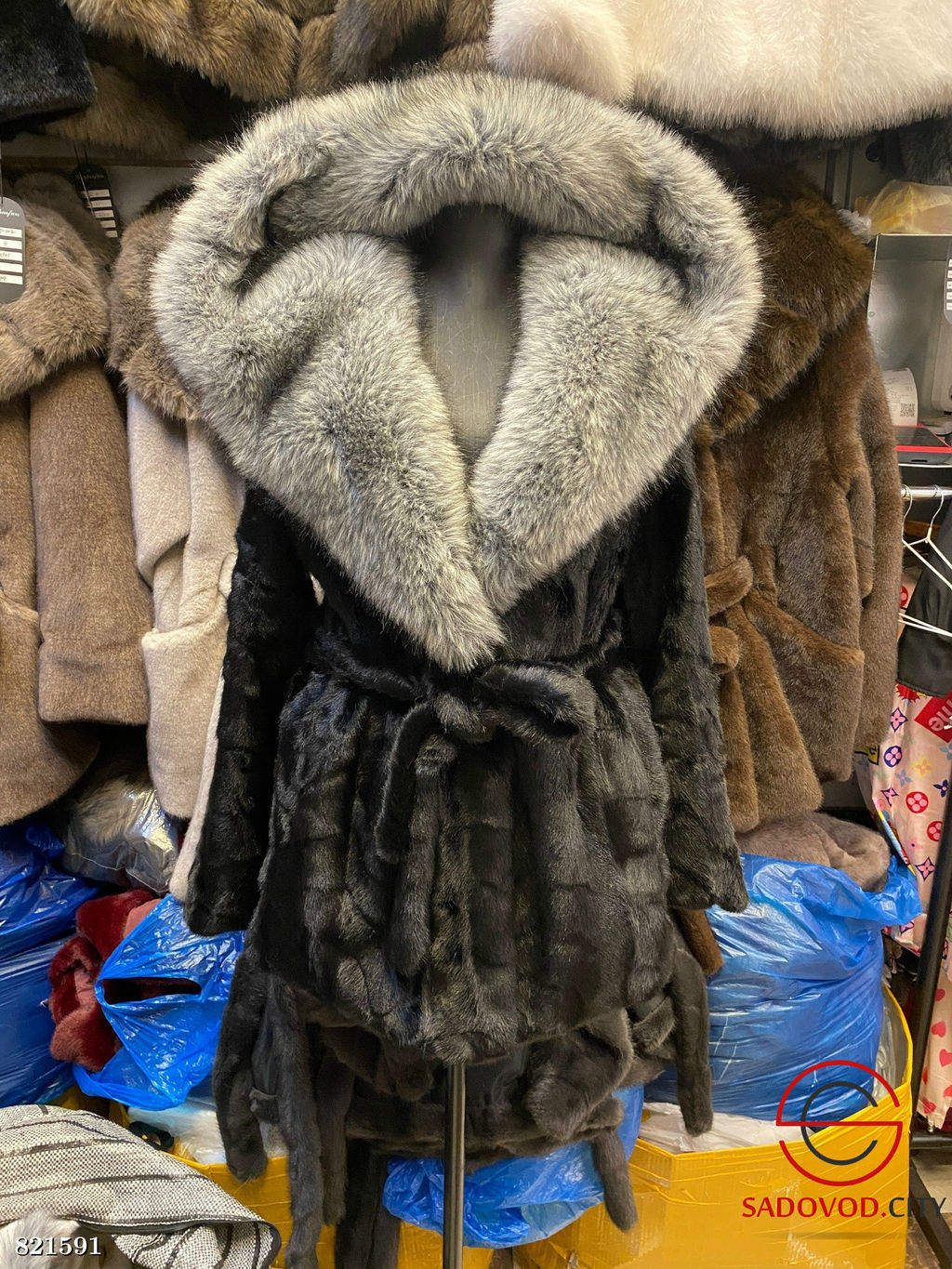 Шуба женская из искусственного меха - Bruno фото 4