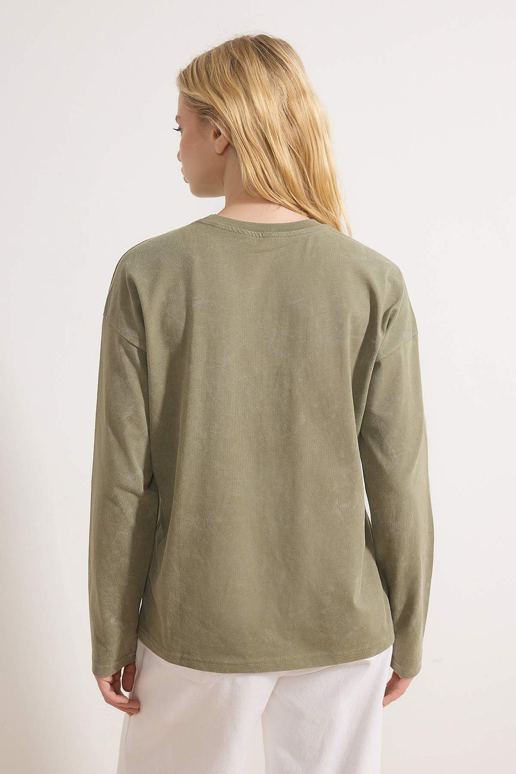 Haki Kal?n Pamuklu Eskitme Efektli Relaxed Kal?p Bisiklet Yaka Uzun Kol Orme T-Shirt TWOAW24TS00006