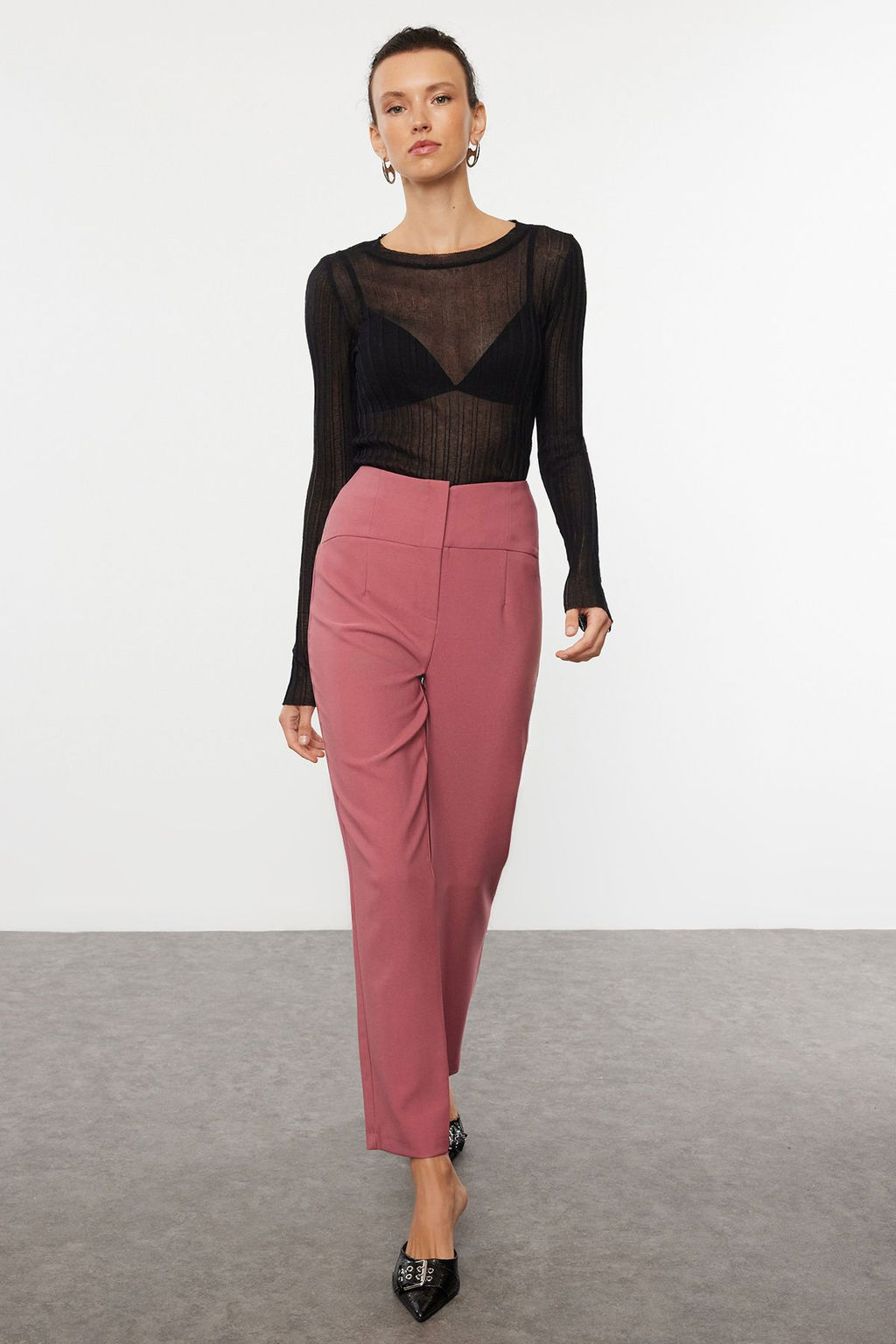 TRENDYOLMILLA Siyah Cigarette Dar Paca Bel Dikis Detayl? Dokuma Kumas Pantolon TWOSS20PL0388