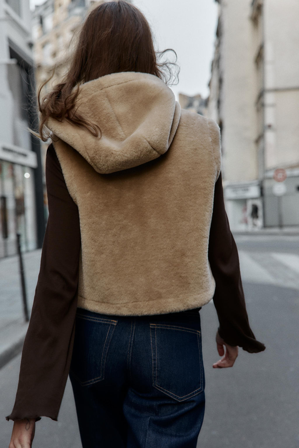 FAUX SHEARLING GILET WITH TOGGLES - Zara фото 5