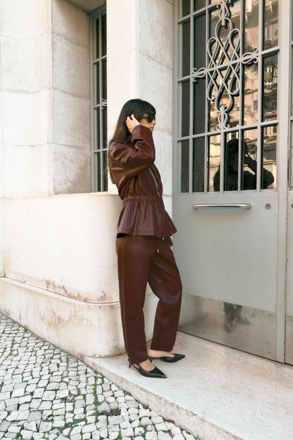 FAUX LEATHER TROUSERS WITH ELASTIC WAIST - Zara фото 11
