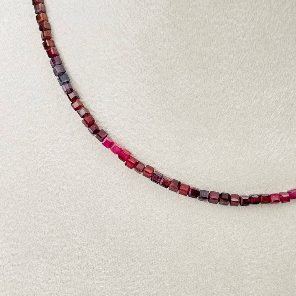 Колье из Шпинели (градиент)