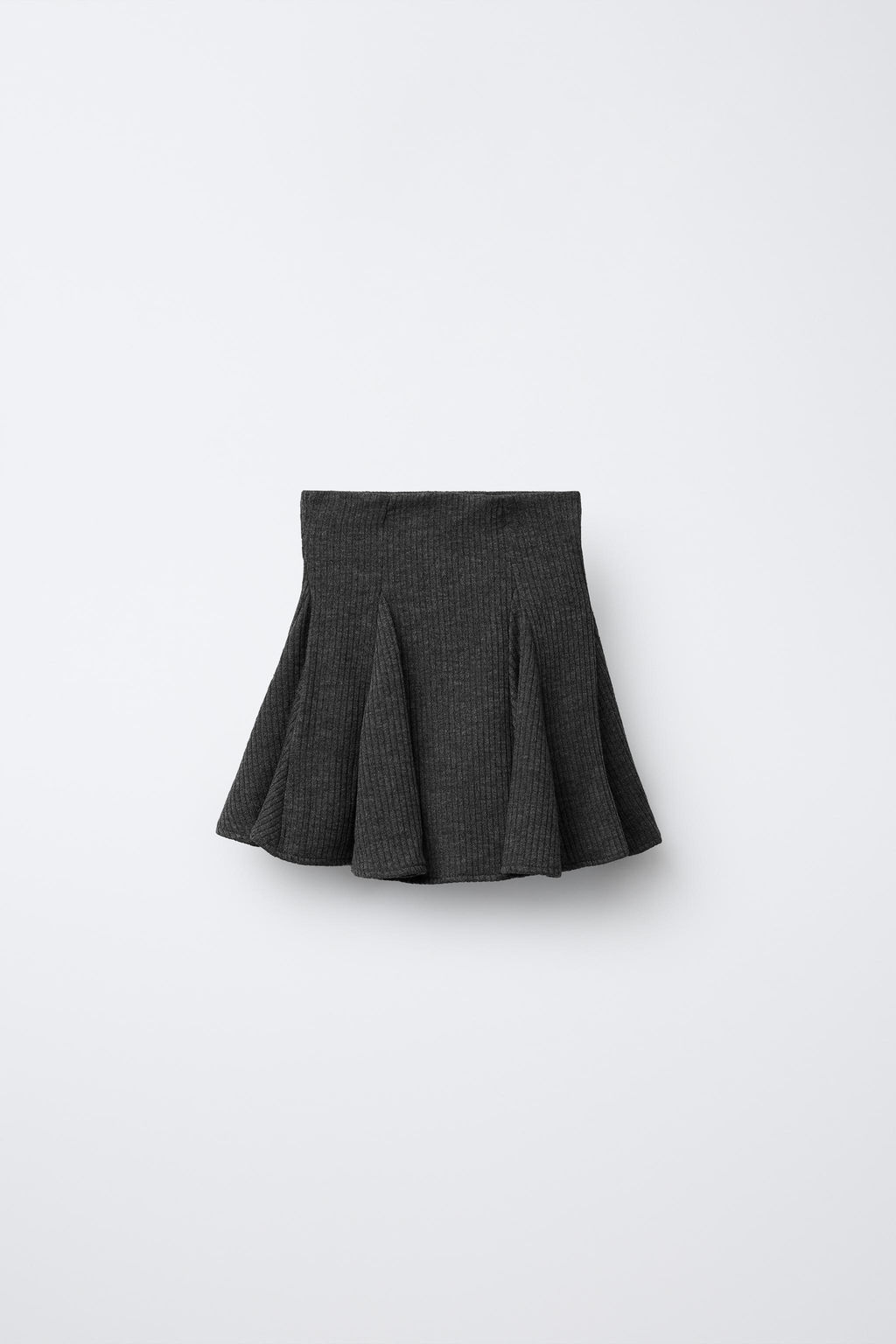 RUFFLED RIBBED BERMUDA SKORT