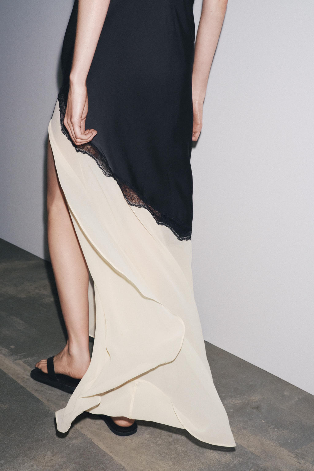 COMBINED LACE DRESS - Zara фото 5