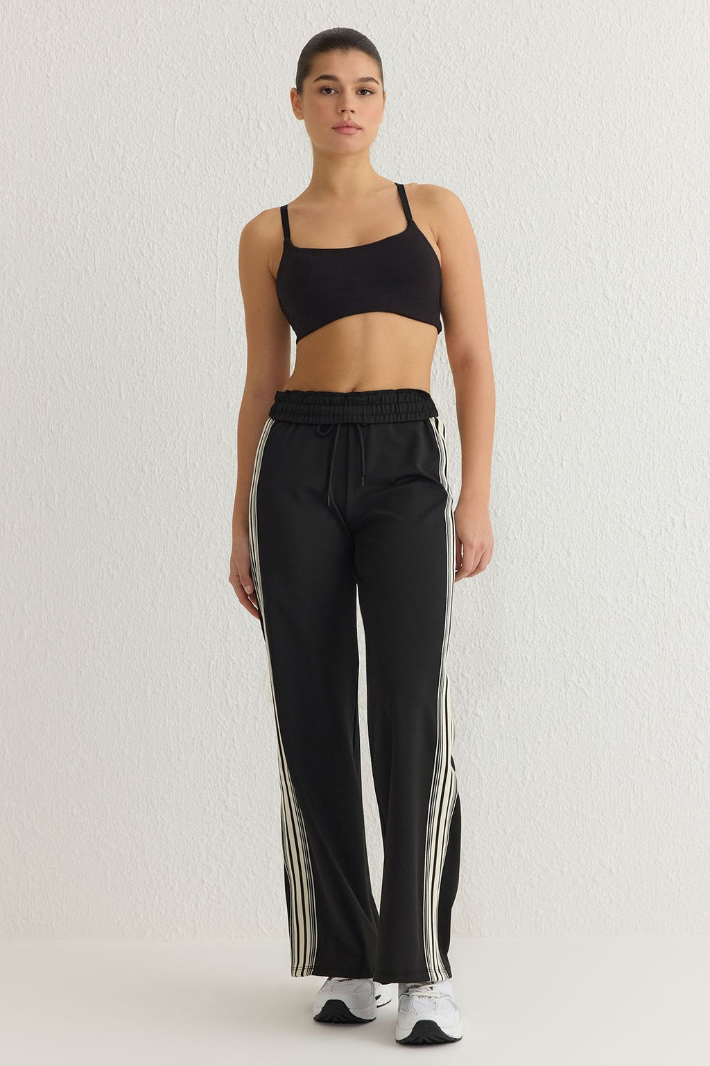 Siyah Cizgili Dalg?c/Scuba Kumas Spor Orme Esofman Alt? THMSS25EA00006