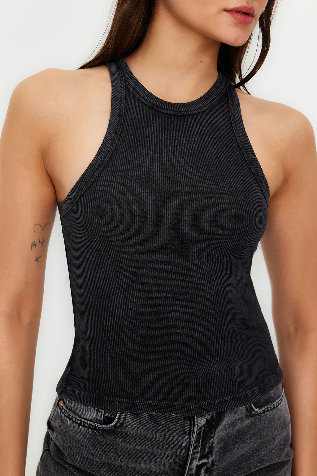 Antrasit Soluk Efektli Vucuda Oturan Halter Yaka Fitilli Pamuklu Esnek Orme Atlet TWOSS24AL00002