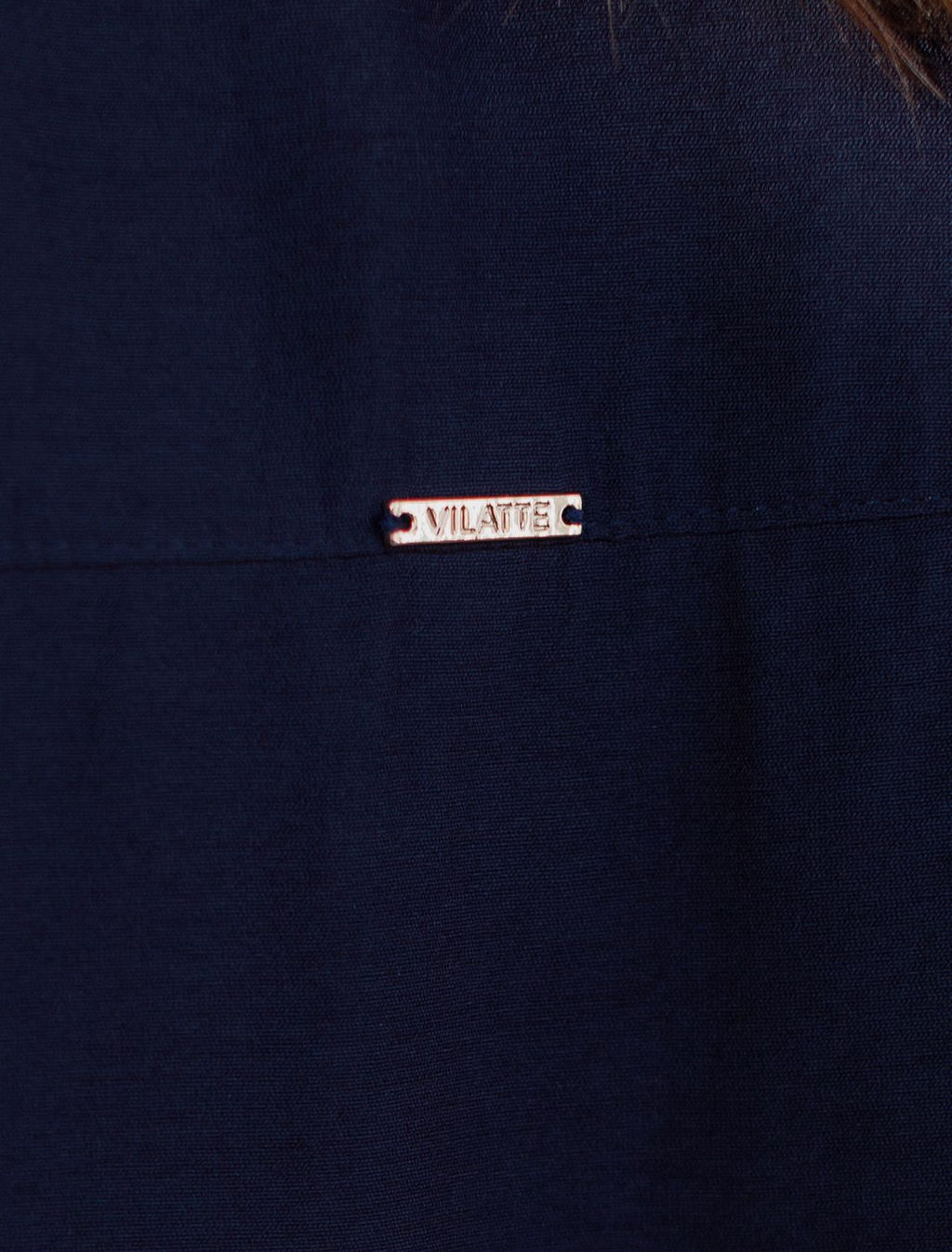 Укороченная блузка с V вырезом из плотного лиоцелла