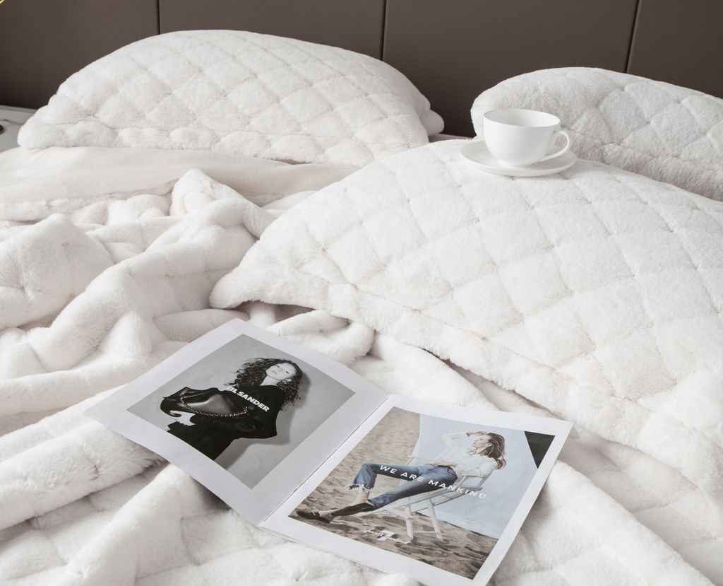 Покрывало декоративное Shinshilla point (светлый крем) 160х220