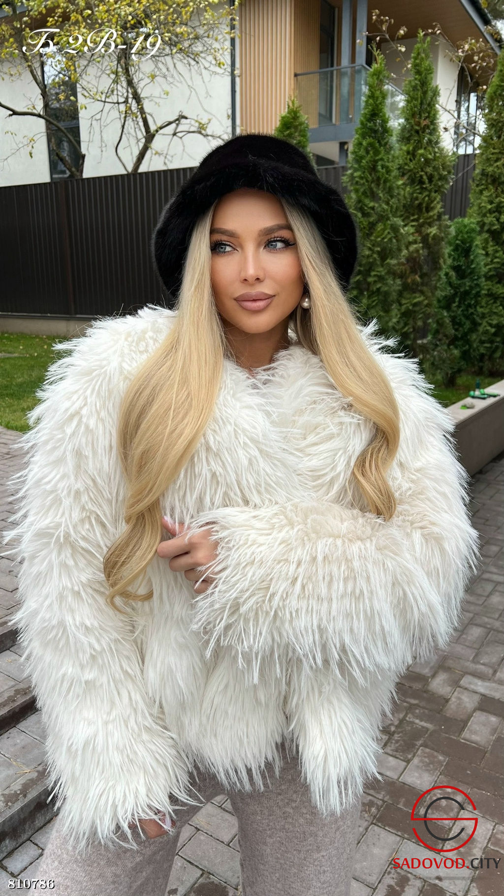 Меховая панама женская