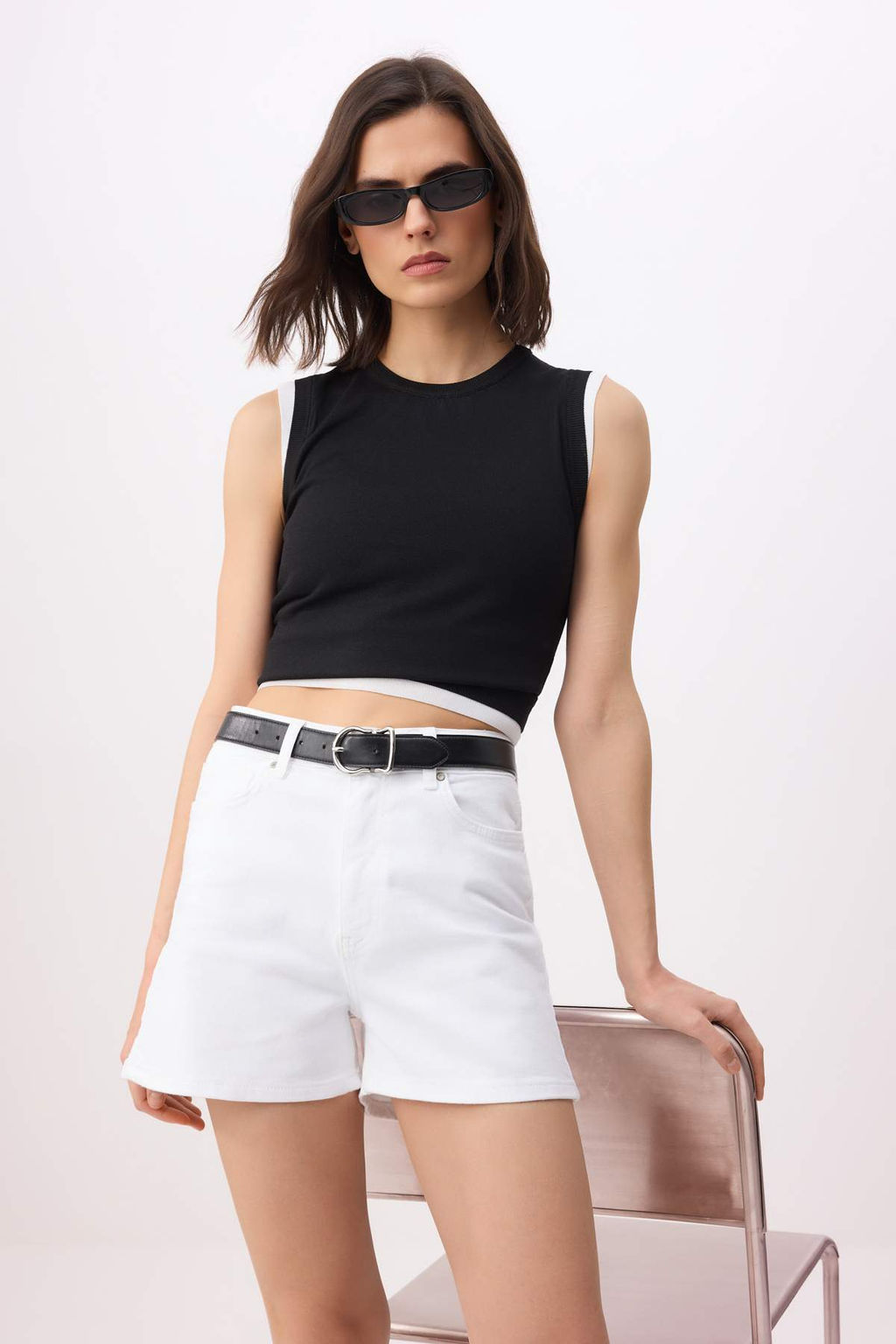 Beyaz Yuksek Bel City Boy Denim Sort TWOSS20SR0210