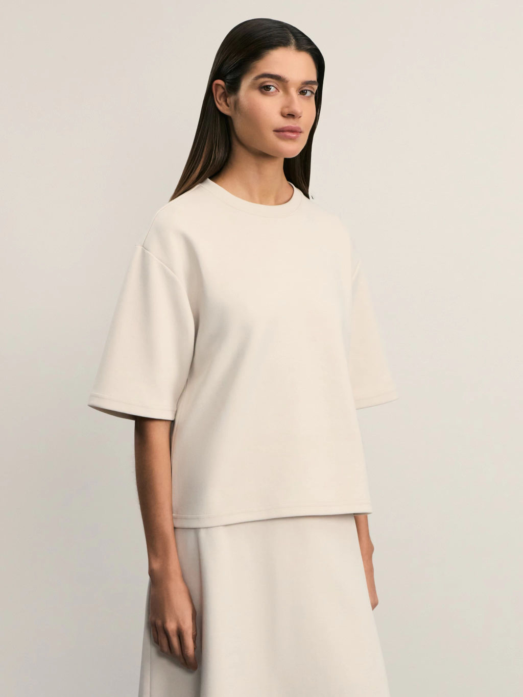 Базовая укороченная футболка из плотного джерси / Zarina  фото 4