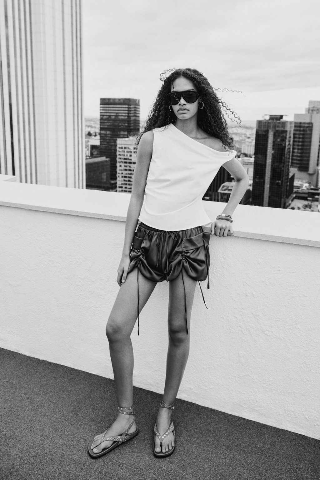 Top de un hombro con detalle anudado - H&m фото 5
