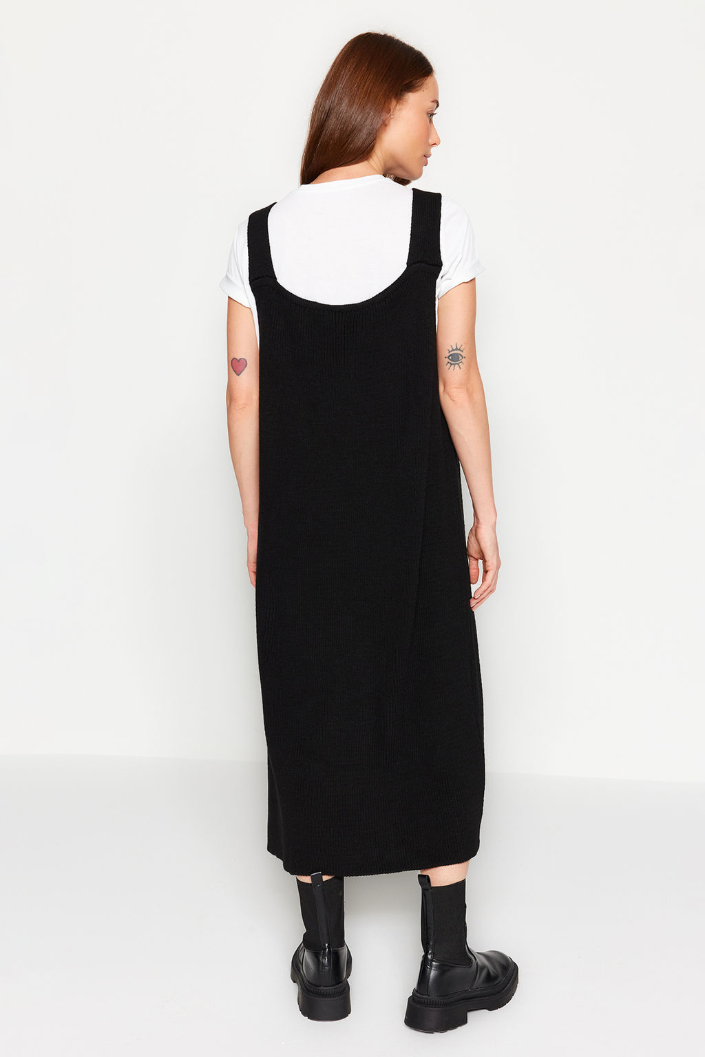 TRENDYOLMILLA Siyah Maxi Triko V Yaka Jile Elbise TWOAW24EL00011