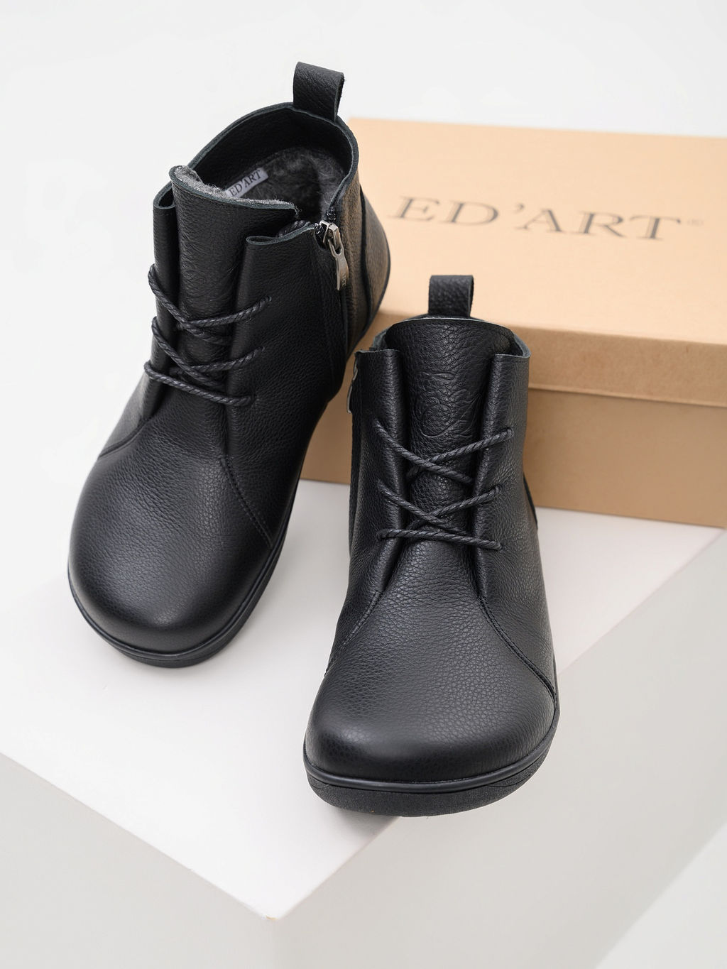 Босоногие ботинки 352.NATAbl.Черный флоттер/мех