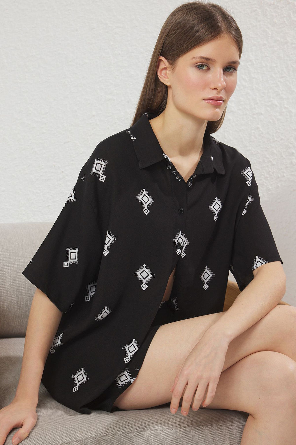 Trendyolmilla Siyah Etnik Desenli Sortlu Dokuma Pijama Tak?m? THMSS25PT00340  фото 2