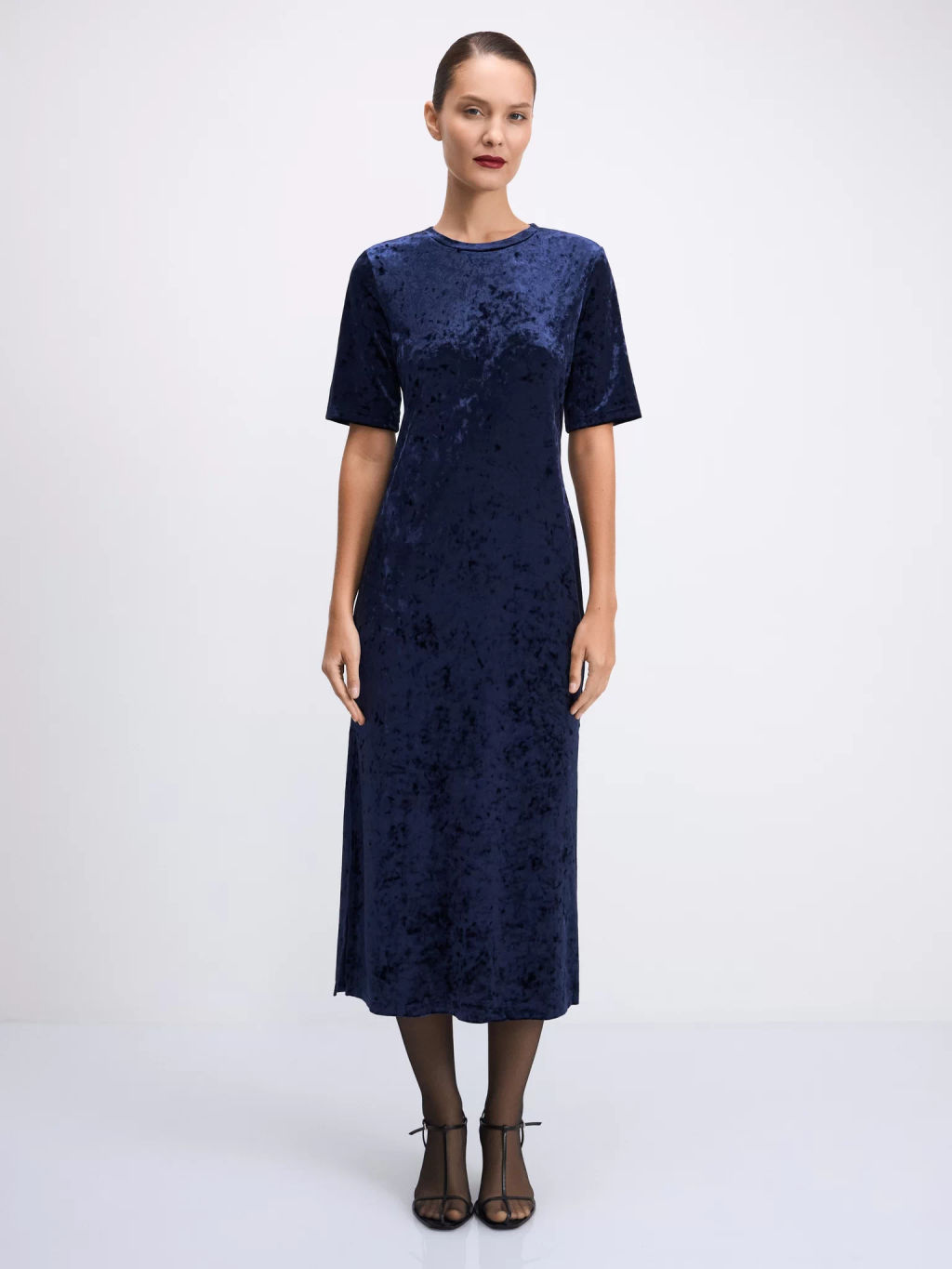 Бархатное платье миди с круглым вырезом / Zarina  фото 3