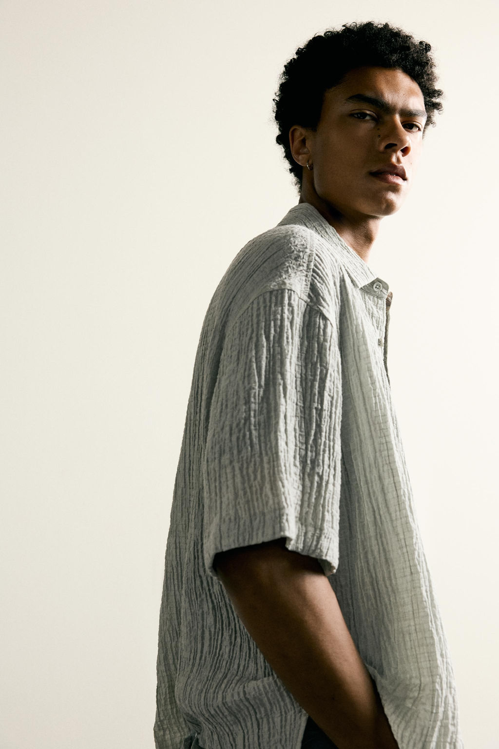 CAMISA RELAXED FIT RELIEVE / Gris claro - Zara фото 6
