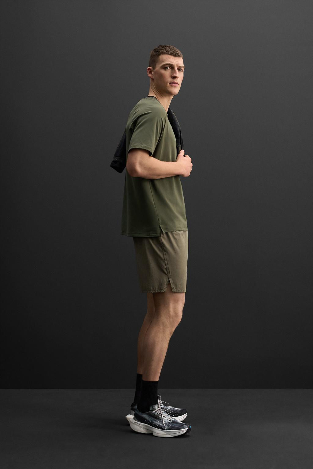 TRAINING TEXTURED T-SHIRT - Zara фото 13