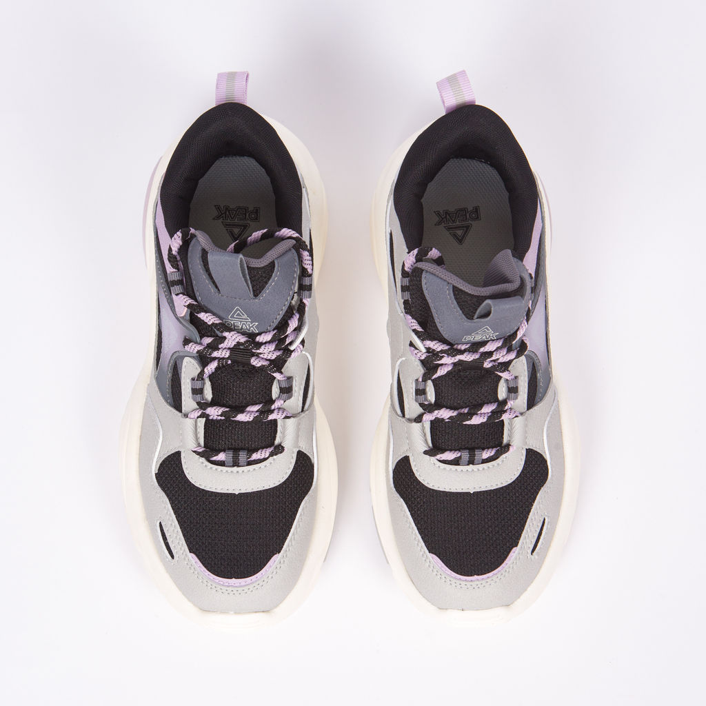 Кроссовки женские