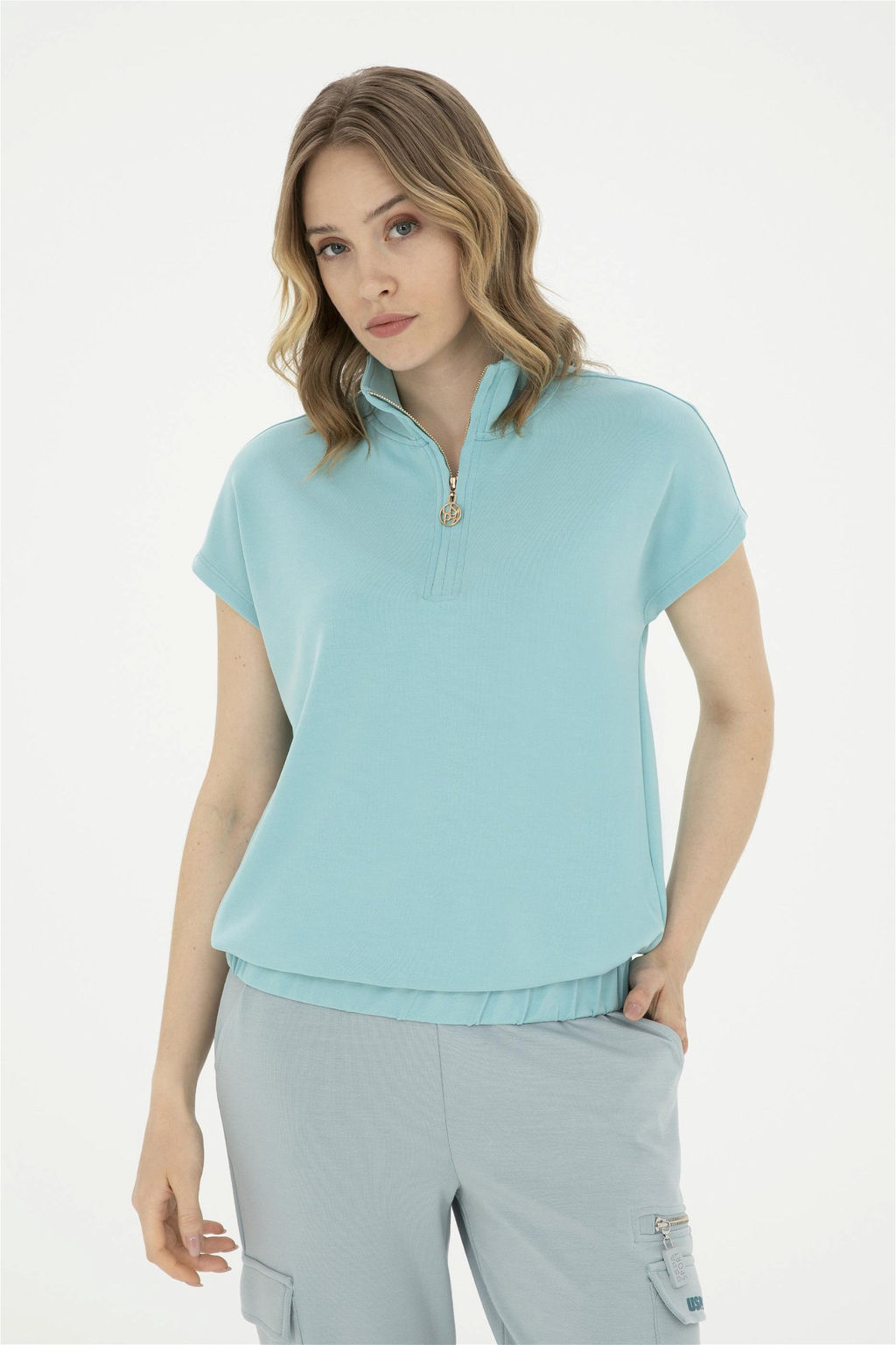 Женская базовая футболка светло-хаки с v-образным вырезом Неожиданная скидка в корзине - U.s. polo assn фото 3