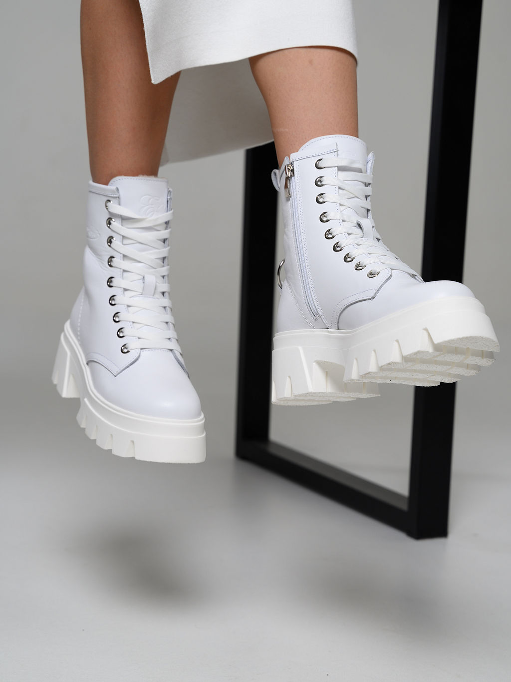 Ботинки 329.зиплайнw.Белый/байка