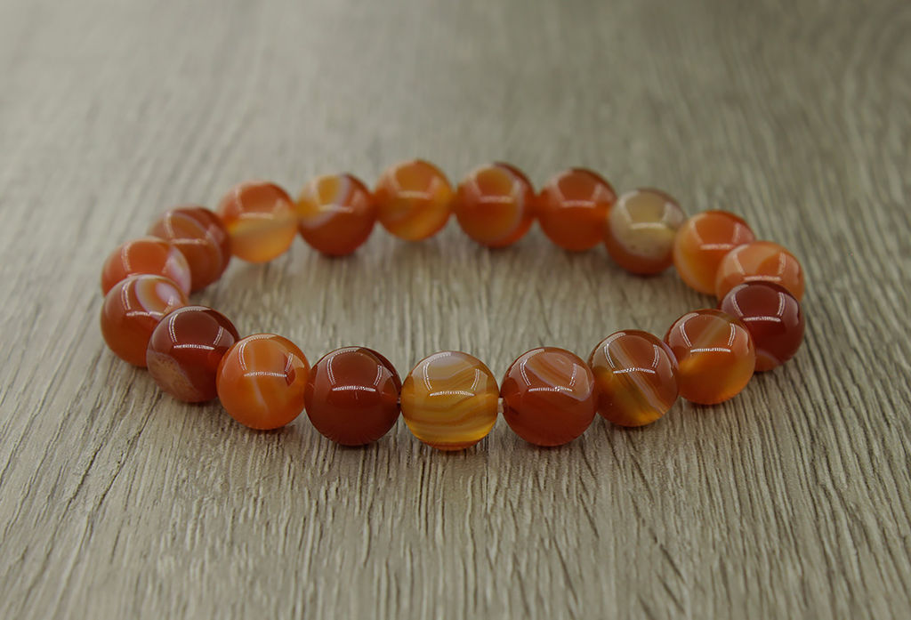 Сердолик светлый 10мм браслет "Классика" 17см