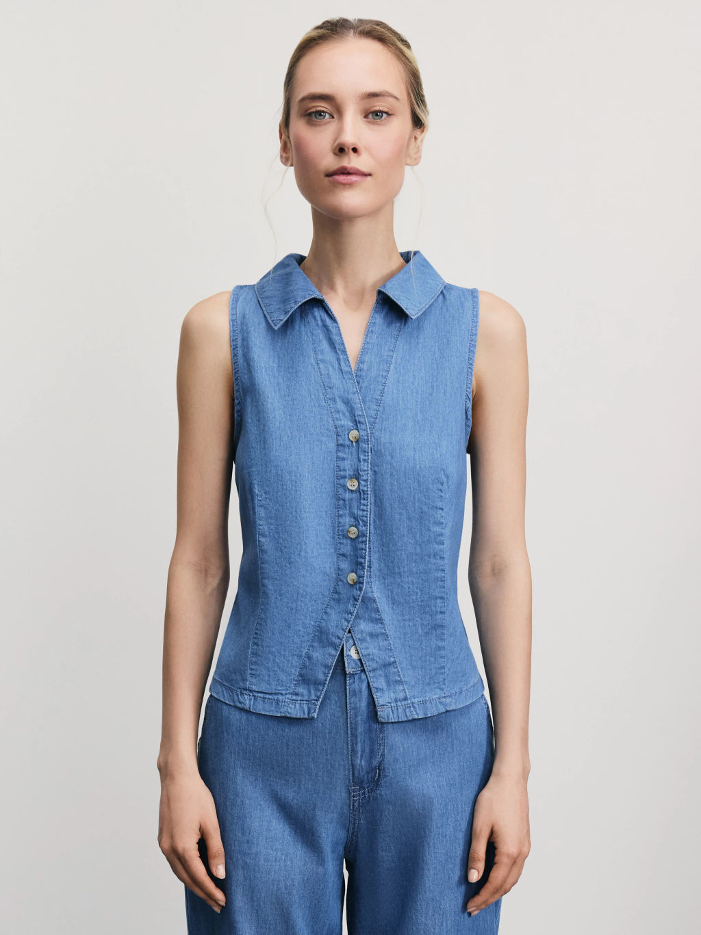 Джинсовая рубашка без рукавов / Zarina фото 3