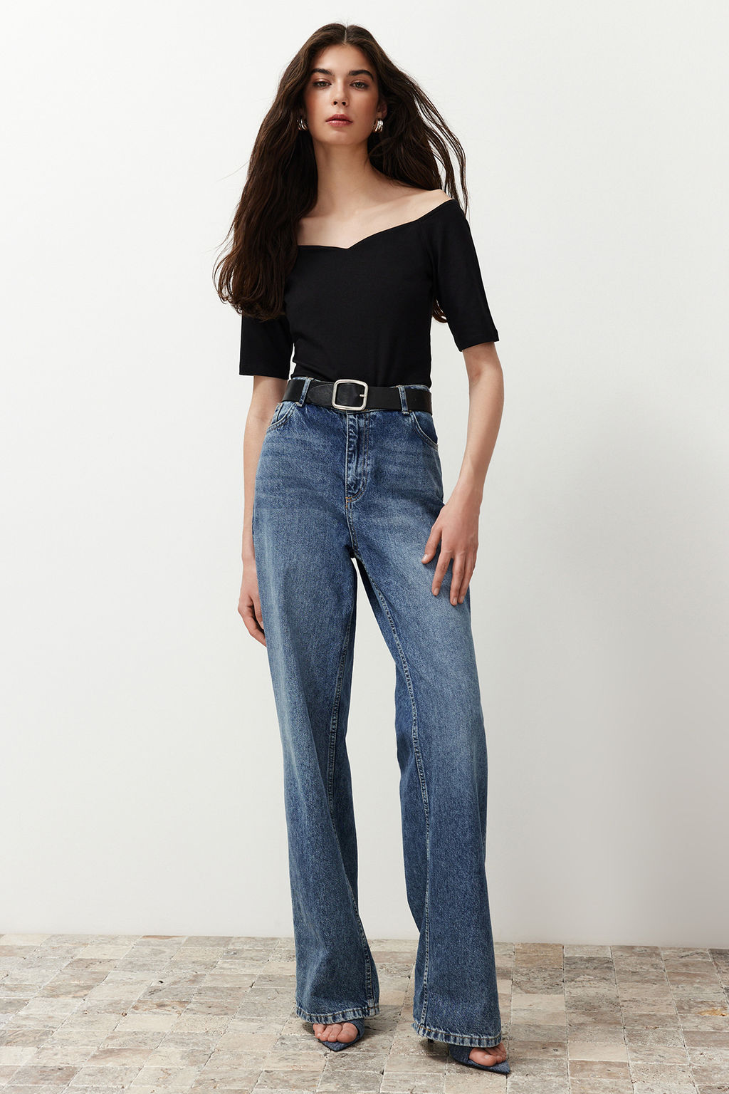 Siyah Kalp Yaka K?sa Kollu Regular/Normal Kal?p Orme Bluz TWOSS24BZ00561 - Trendyolmilla фото 3