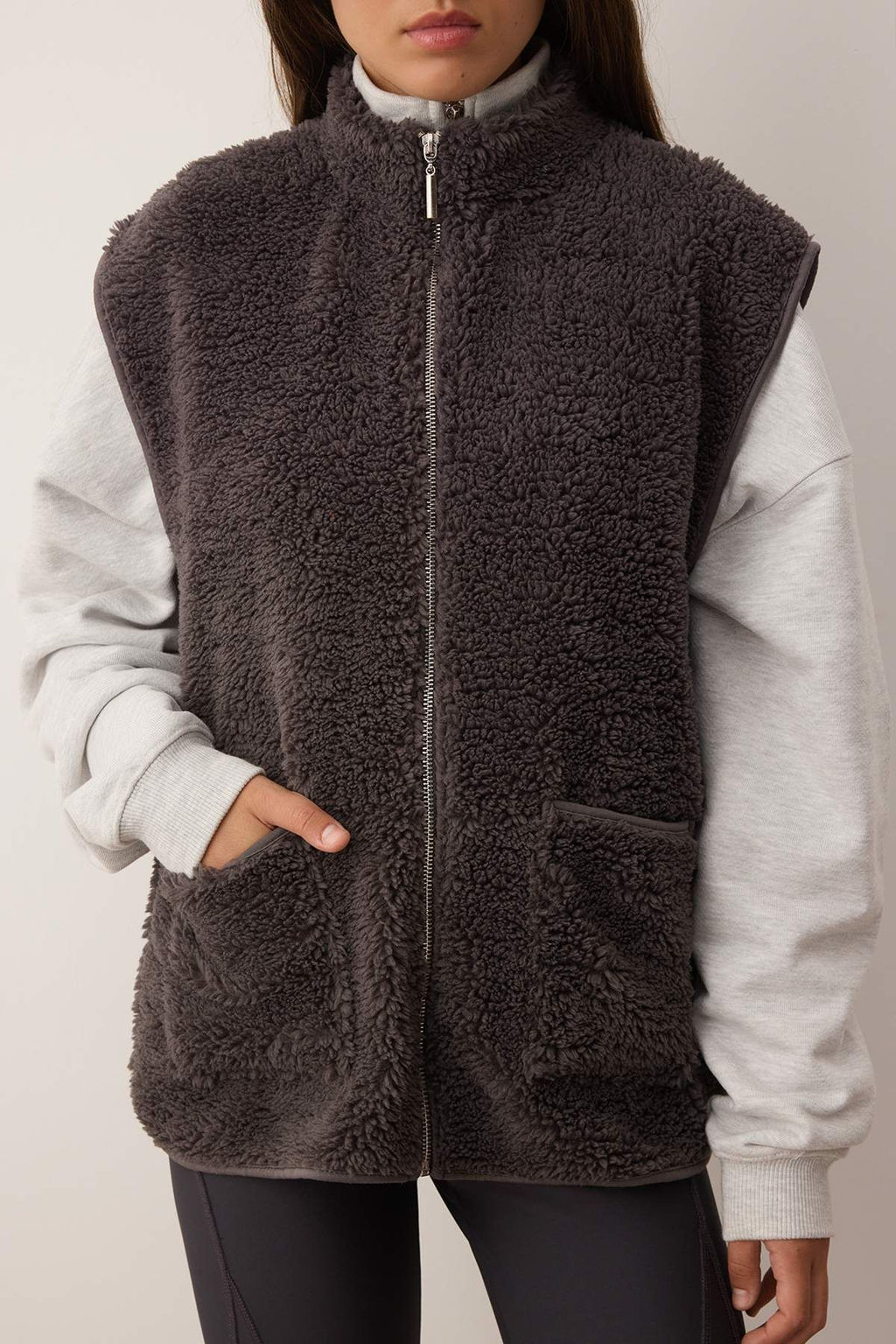Antrasit Oversize/Genis Kal?p Cep Detayl? Fermuarl? Pelus Kolsuz Orme Yelek TWOAW26YE00021