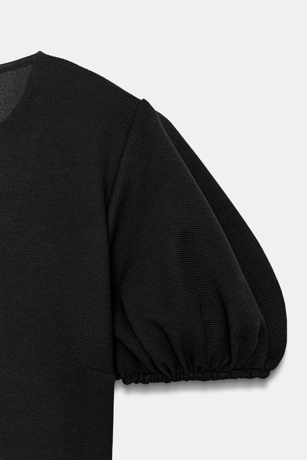 TOP MANGA ABULLONADA / Negro - Zara фото 9