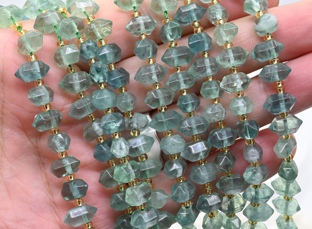 Бусины из флюорита зеленого многогранник 7*10мм, 37см, 48 бусин Радуга камня