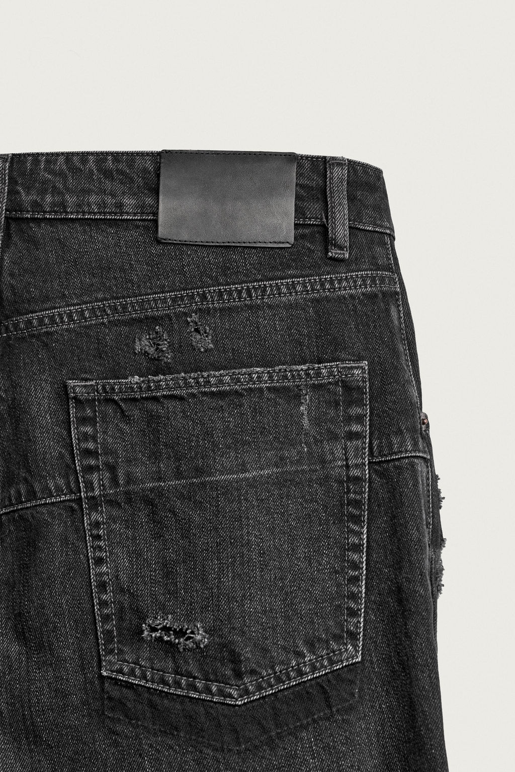 JEANS FLARE FIT COSTURAS / Negro - Zara фото 10