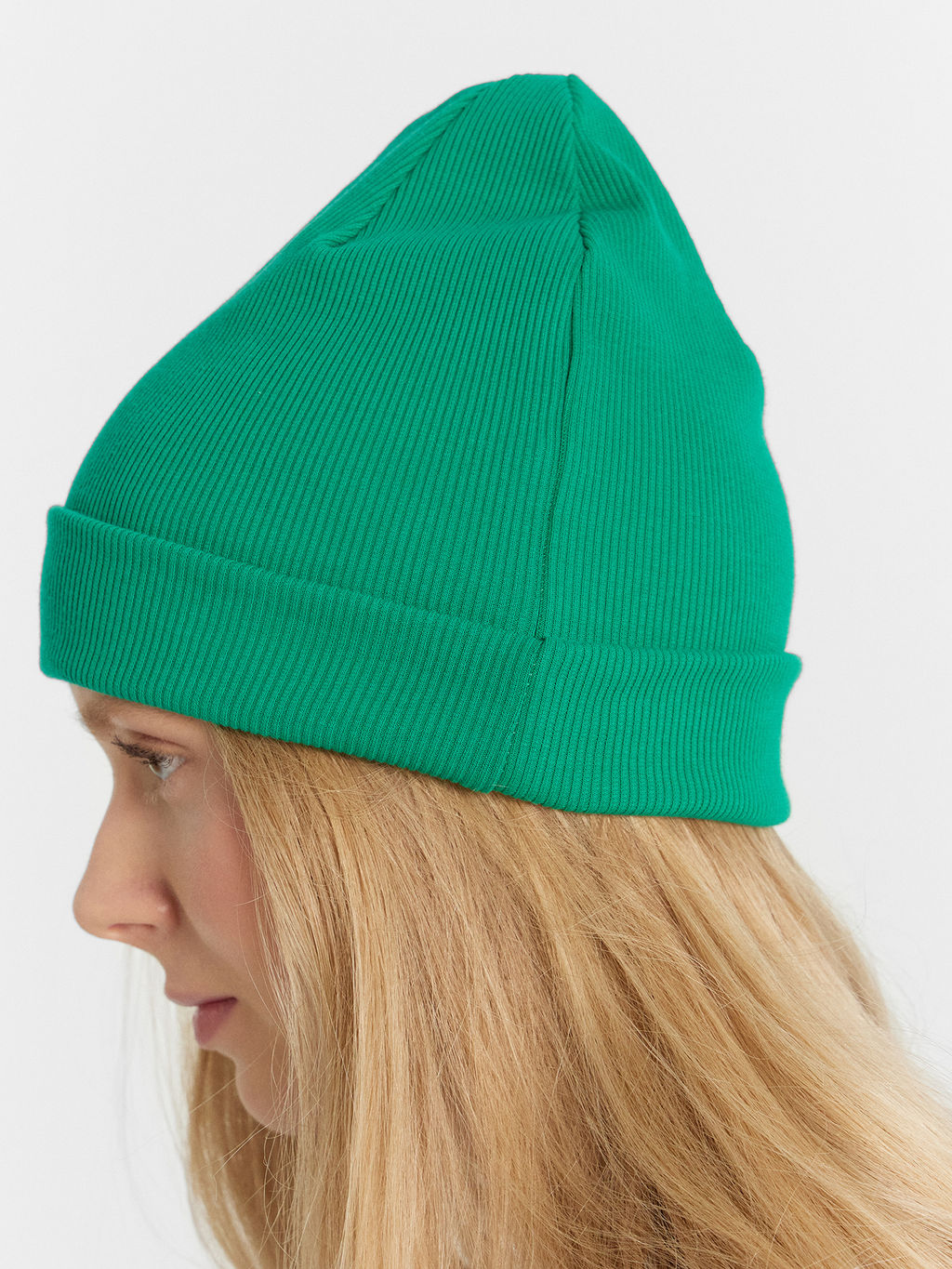 Шапка женская бини в зеленом оттенке - Mark formelle фото 3