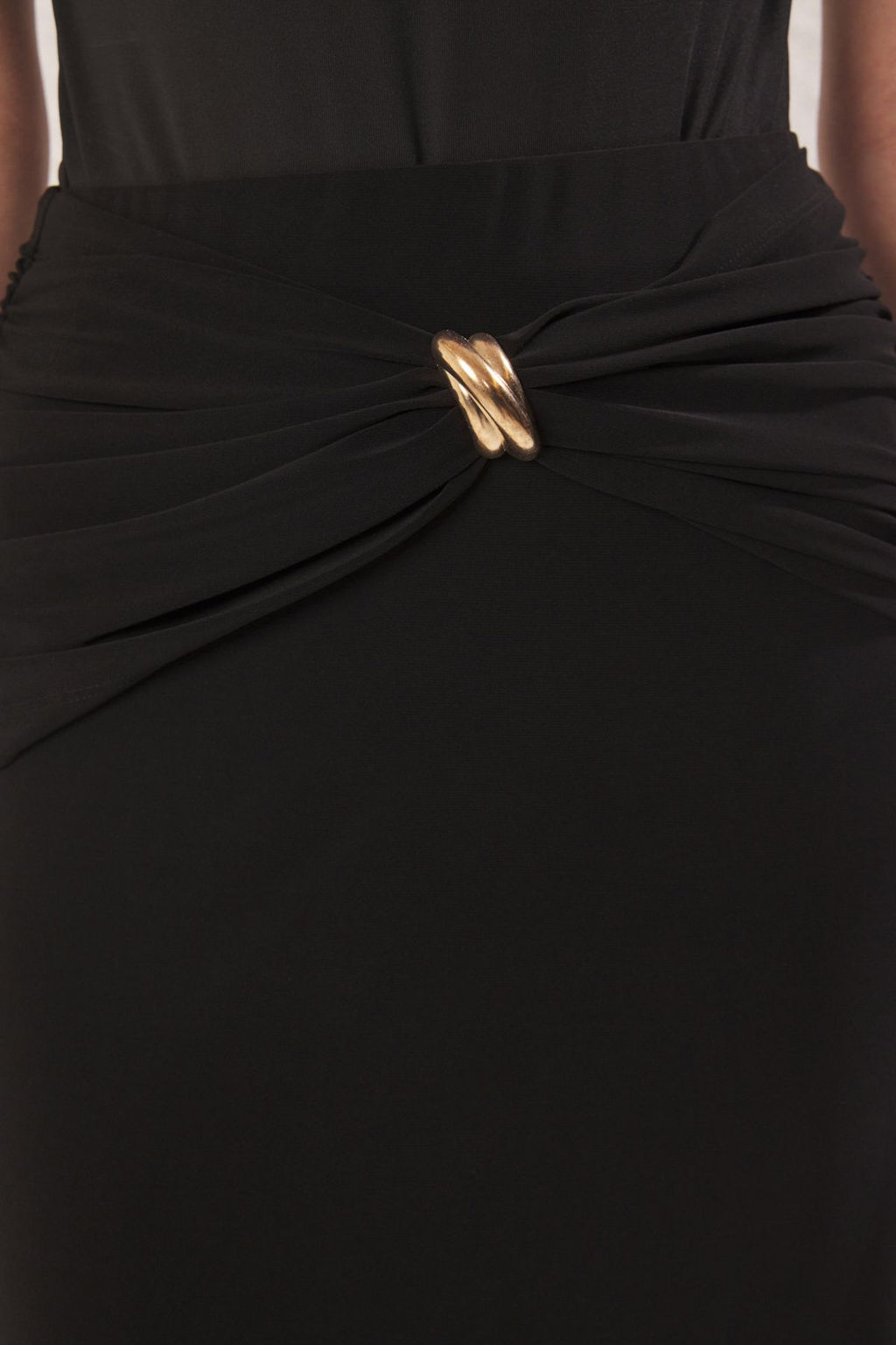 Siyah Gold Aksesuar Detayl? Esnek Maxi Orme Bal?k Etek TWOSS25ET00110 - Trendyolmilla фото 4